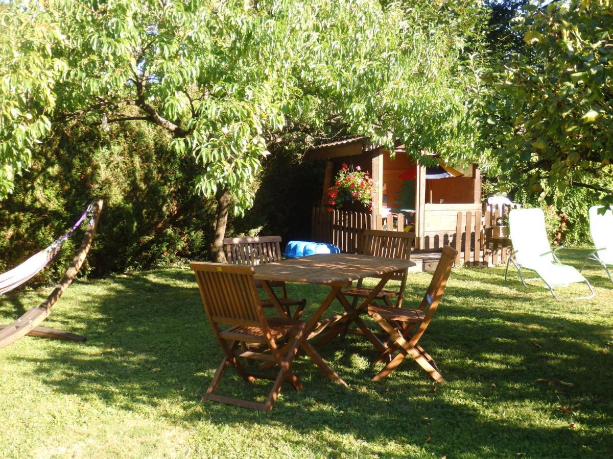 Au Coeur Des Alpes Bed & Breakfast Marignier Exterior photo